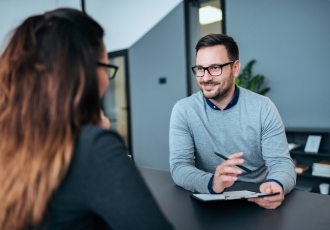 Mitarbeitergespräche – Worauf Führungskräfte achten sollten